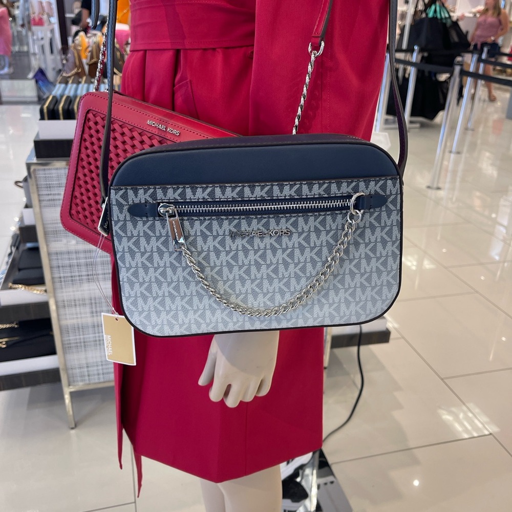 Michael Kors Jet Set Lg Ombré Signature Logo East West Crossbody Body
Navy 
NWT - Picture 7 of 16